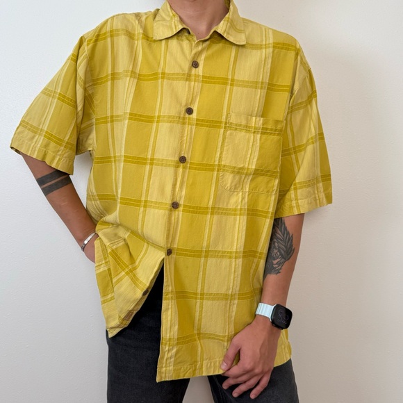 Tommy Bahama Other - Tommy Bahama yellow gold button down shirt short sleeve 100% silk